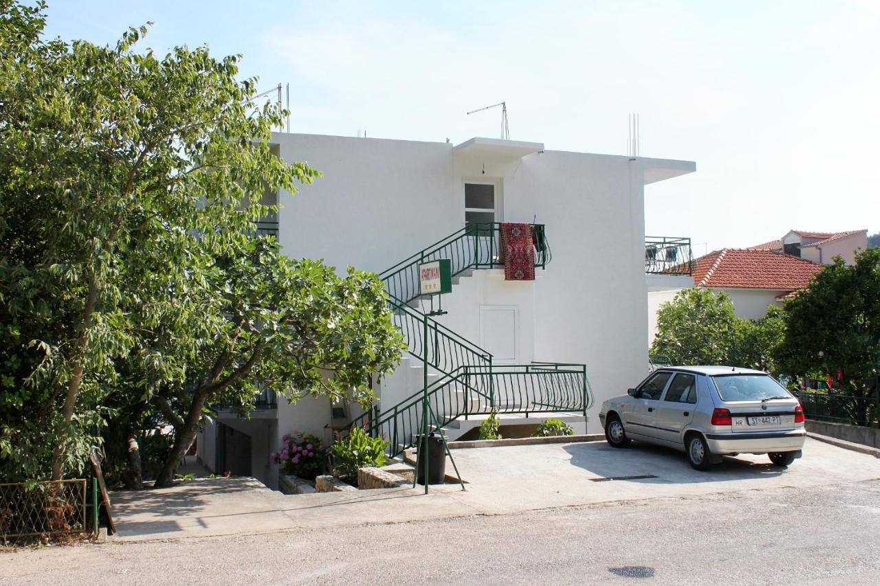 Apartments By The Sea Drvenik Donja Vala, Makarska - 6701 Exterior foto