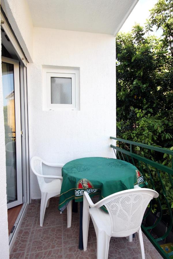 Apartments By The Sea Drvenik Donja Vala, Makarska - 6701 Exterior foto